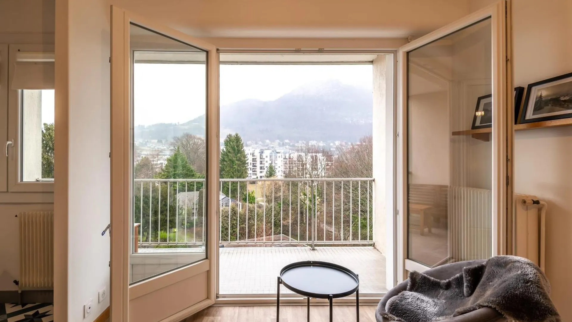 Pommaries Furnished Flat Apartment Annecy